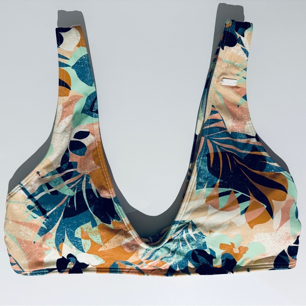Roxy NWOT Floral bikini top removable padding